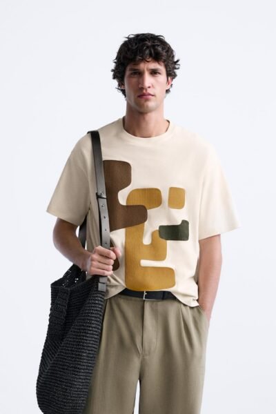 T-SHIRT WITH CONTRAST PATCH