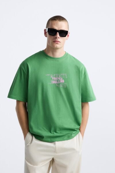T-SHIRT WITH GRAFFITI SLOGANS